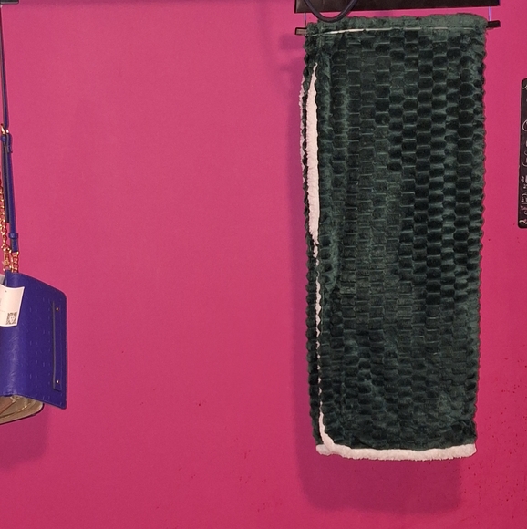 Green decorative Sherpa - Picture 4 of 5